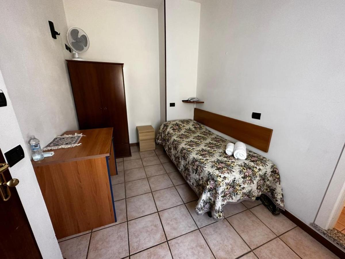 Be Me Hotel Helvetia Tabiano Terme ภายนอก รูปภาพ