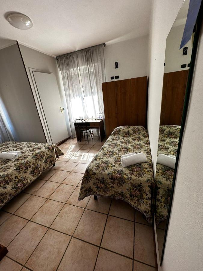 Be Me Hotel Helvetia Tabiano Terme ภายนอก รูปภาพ