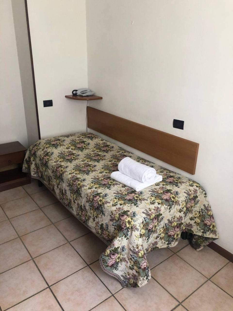 Be Me Hotel Helvetia Tabiano Terme ภายนอก รูปภาพ