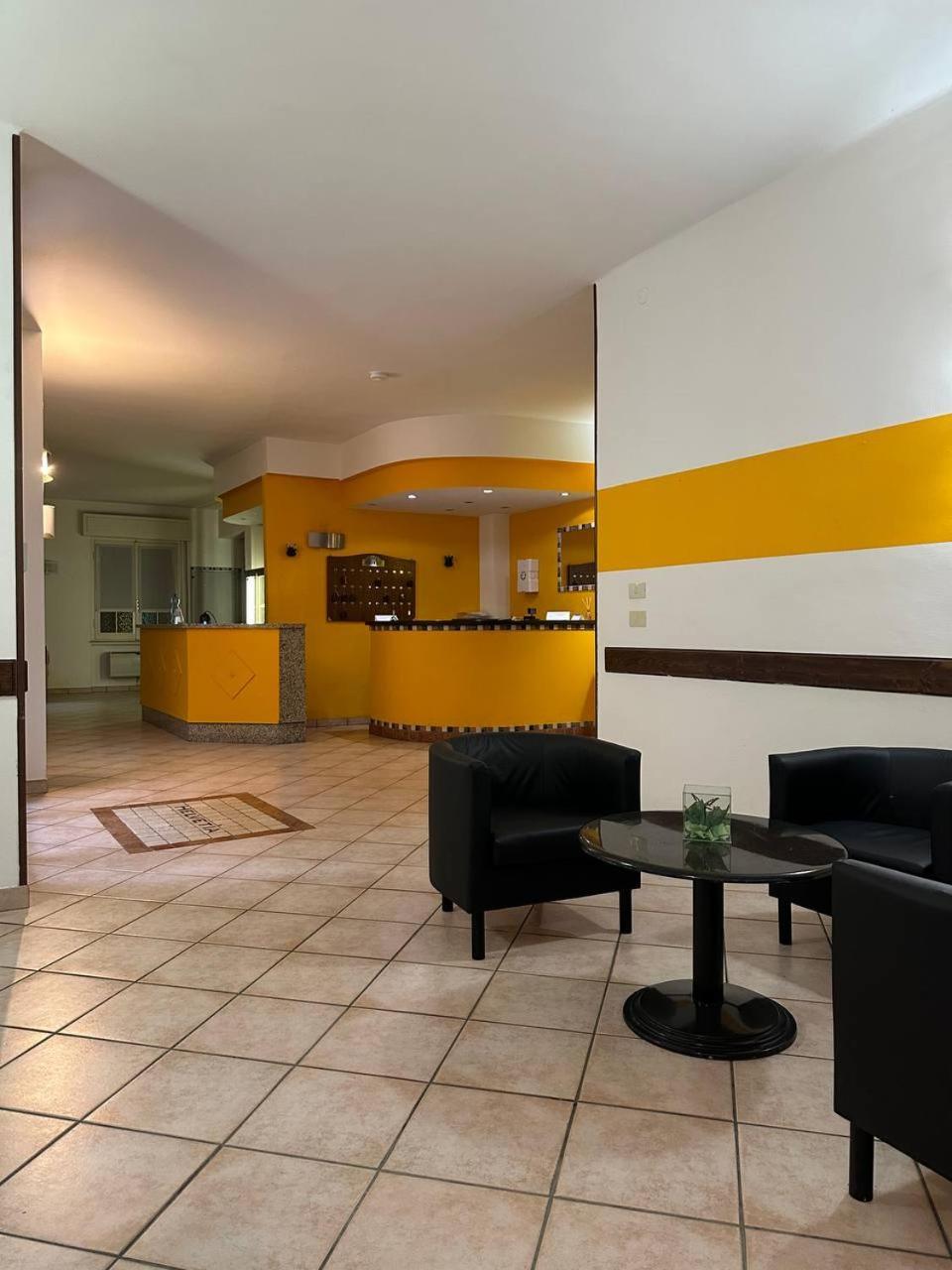 Be Me Hotel Helvetia Tabiano Terme ภายนอก รูปภาพ